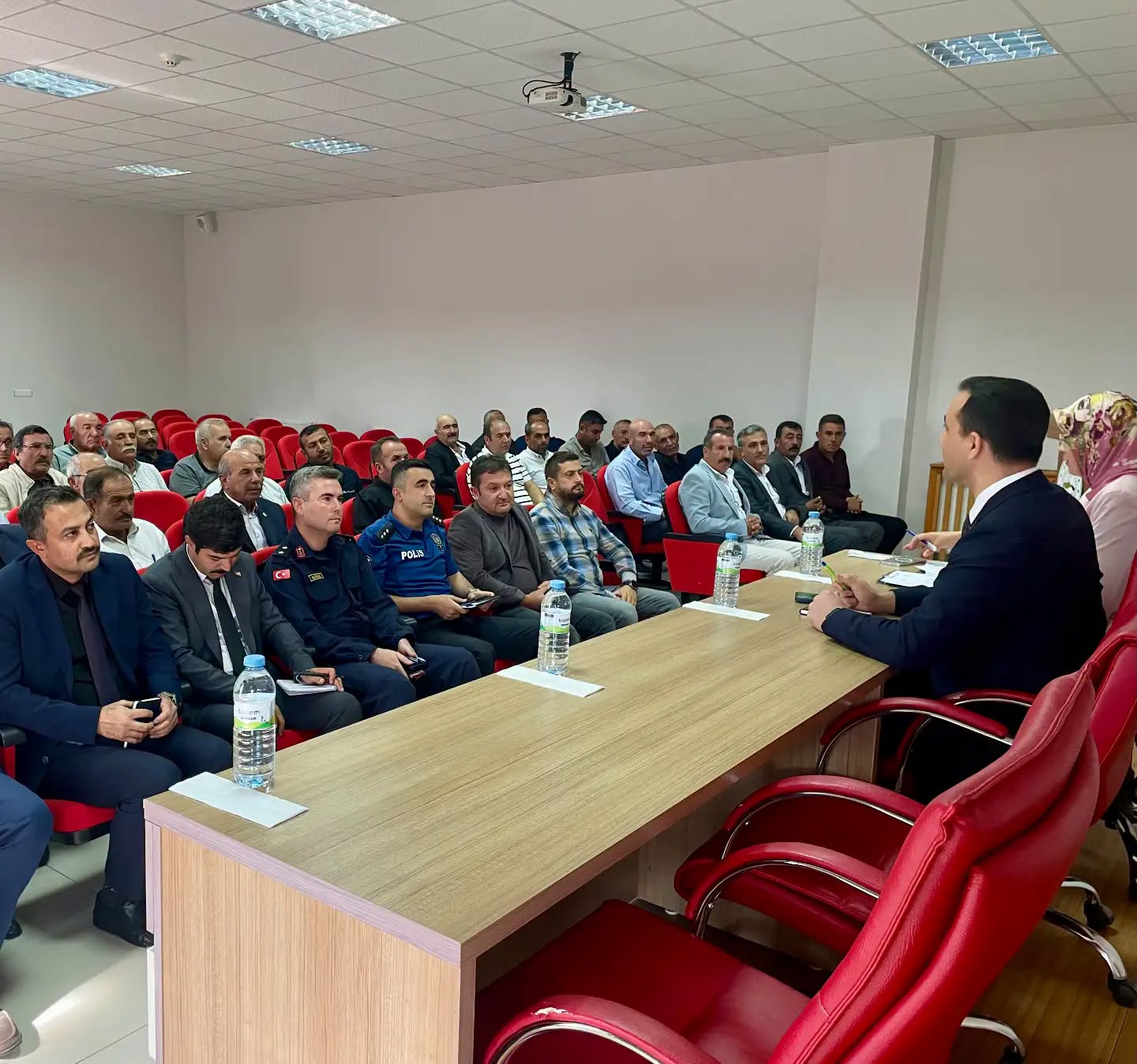 Ulaş Kaymakamı Avcı, muhtarlarla bir araya geldi