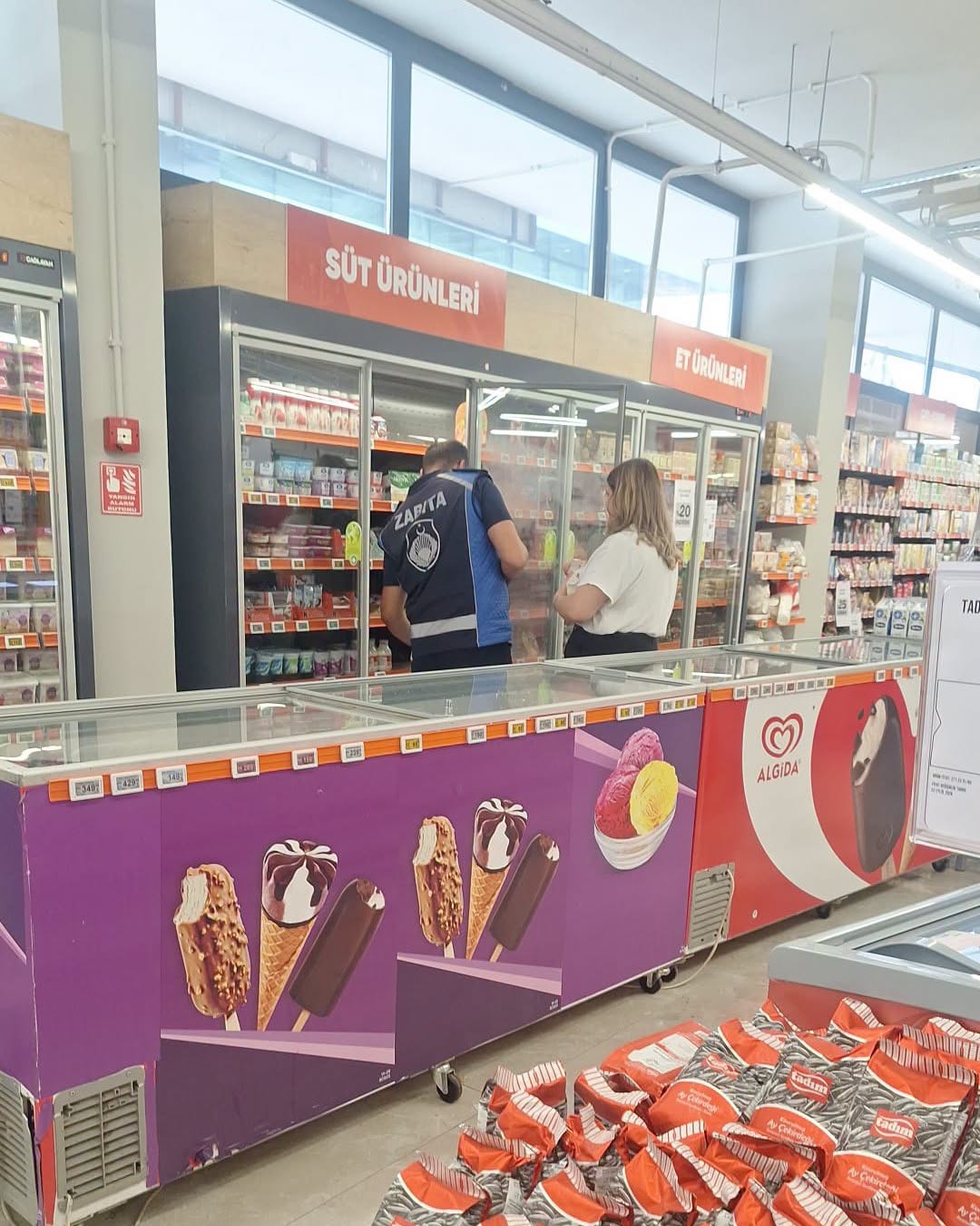 Şarkışla'da zabıta sahaya indi! Kurala uymayan yandı!