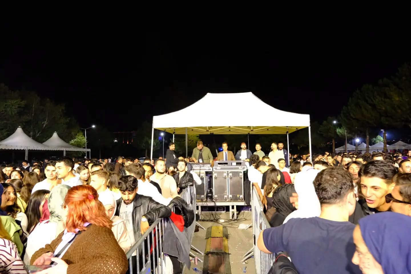 Şengönül, Gençlik Festivali’nde öğrencilerle buluştu