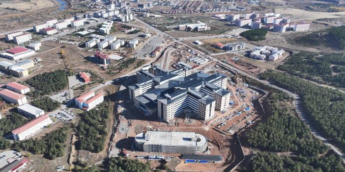 Sivas'ta hastane incelemeleri sürüyor! Tarih veren yok