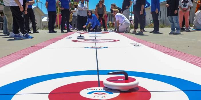Hafik’te cezaevi sakinleri Floor Curling ile buluştu
