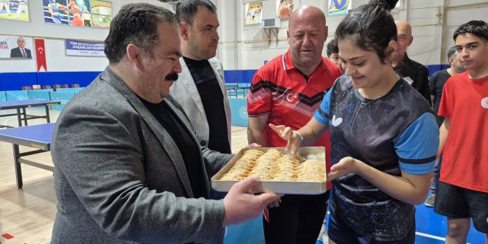 Gözel'den Sivas'taki milli sporculara moral ziyareti