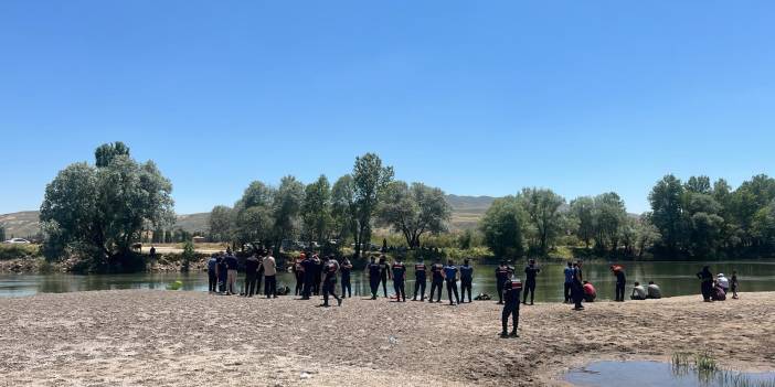 Kızılırmak’ta kaybolan çocuğu arama çalışmaları üçüncü gününde devam ediyor