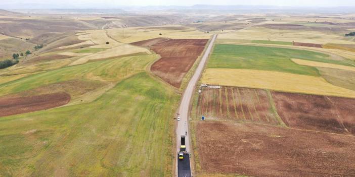 Sivas'ta 10 köyü rahatlatacak asfalt hamlesi