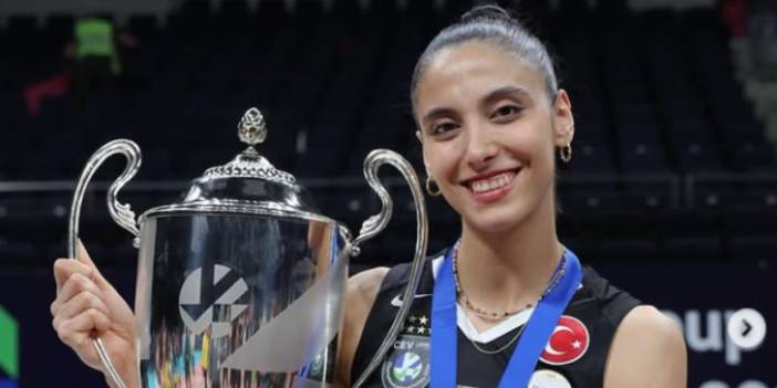Deniz Uyanık kaç yaşında, nereli, boyu ve sevgilisi? Milli Voleybolcunun babası ve ablası