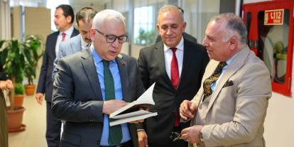Sivas Valisi Şimşek SGK'da hizmet birimlerini inceledi