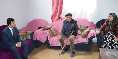 Suşehri Kaymakamı Yıldız çaldığı her kapıda gönülleri fethetti!