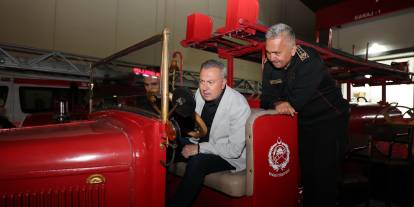 Uzun, 1936 model tarihi itfaiye aracıyla tur attı
