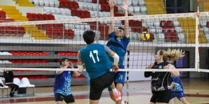Sivas’ta gençlerin voleybol coşkusu