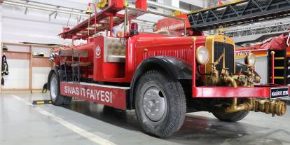 Sivas itfaiyesi emektar araçlarına gözü gibi bakıyor