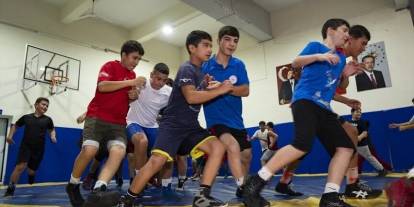 Güreş Eğitim Merkezi'nde yeni "Taha Akgül"ler yetişiyor