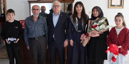 Sivas Valisi Yılmaz Şimşek ve Eşinden Şehit Ailelerine Anlamlı Ziyaret!