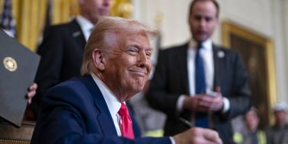 Trump: "Grönland'da büyük çaplı arama çalışmaları başlayacak"