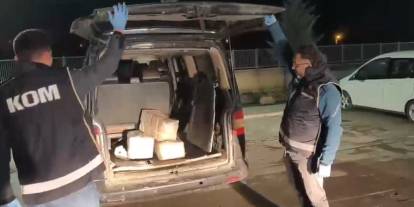 Özenle paketlenmiş kutulardan cephanelik çıktı