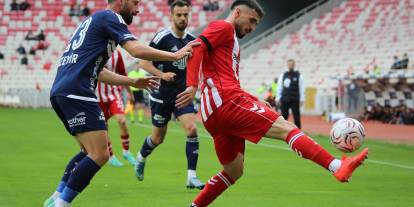 Sivas'ta ilk yarı berabere bitti: 1-1