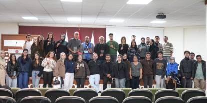 Perulu akademisyen öğrencilerle buluştu