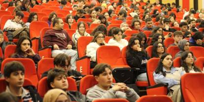 Üniversite öğrencilerine siber suçlar anlatıldı