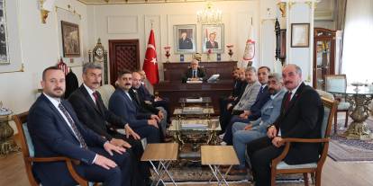 Sivas Valisi Yılmaz Şimşek muhtarlar heyetini makamında kabul etti
