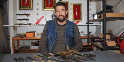 Sivas’ta bıçağa sanat katıyor