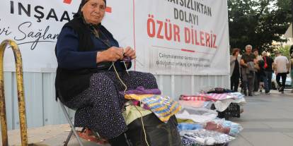 Boyu uzun diye okula gönderilmedi, 66 yıldır el işi yaparak geçimini sağlıyor