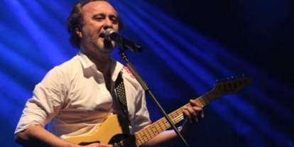 Ünlü Şarkıcı Nev Hayatını Kaybetti!