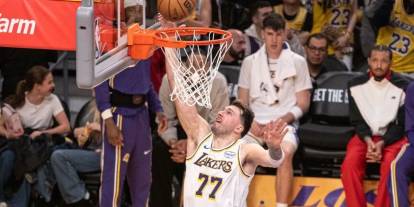 NBA'de Lakers, Luka Doncic'in 52 sayı attığı maçı kazanarak 3'te 3 yaptı