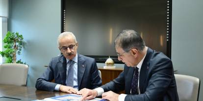 Bakan Uraloğlu, İzmir Büyükşehir Belediye Başkanı Tugay ile görüştü