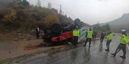Giresun Orman Bölge Müdürlüğü'ne ait araç Suşehri’nde kaza yaptı: 3 yaralı