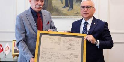 Sivas Hafıza Merkezi'nden 110 yıllık hasrete son: Yüzbaşı Abdülkadir'in belgeleri torununa teslim edildi