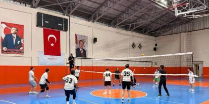 Cumhuriyet Haftası voleybol turnuvası başladı