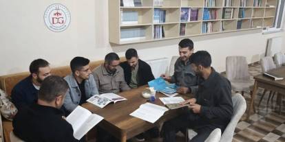 İlmî birikimlerini artırıyorlar! Zara'da "Kitap Oku-Yorum" buluşmaları tam gaz!
