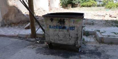 Çöp konteynerinde yeni doğmuş bebek bulundu