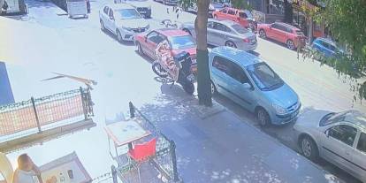 Otomobilin çarptığı yaya havada takla attı