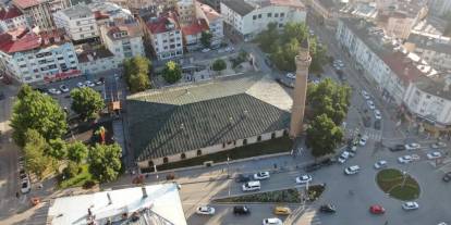 825 Yıllık Ulu Camii İbadete Kapatılıyor! Gözler Vakıflar Bölge Müdürü Çalışkan’da