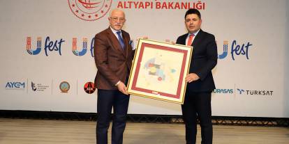 Sivaslı Bakan öğrencilerle buluştu