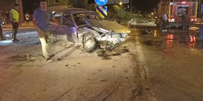Sivas'ta iki otomobil kafa kafaya çarpıştı