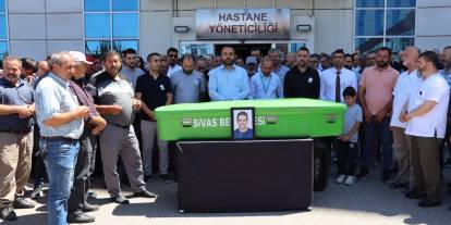 Sivas'ta hayatını kaybeden sağlık çalışanı son yolculuğuna uğurlandı