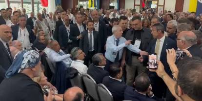 Fenerbahçe'de kavga çıktı! Aziz Yıldırım sakinleştirdi!