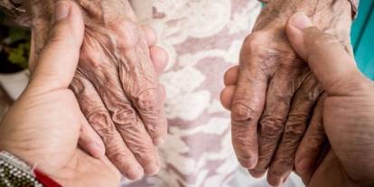 Sivas'ta 90'lık Teyze ve Terk Edilen Çocuk Açlıkla Savaşıyor