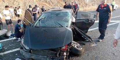 Otomobiller çapıştı: 1’i ağır, 6 yaralı