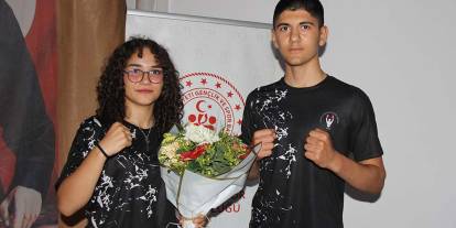 Sivaslı altın sporculara altın ödülü