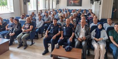 Muhtarlarla buluştu