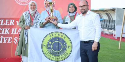 Sivas'ta şampiyonlar ödüllerini aldı