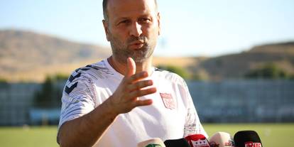 Sivasspor teknik direktöründen taraftara güvence:  “SABIRLI OLUN”