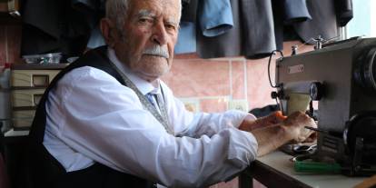 Sivas'ta 80 Yıllık Terzi, Zamana Direniyor