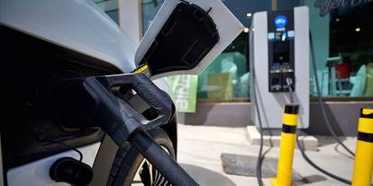 Elektrikli araç şarj noktalarının 2040'a kadar 206 milyonu aşması bekleniyor