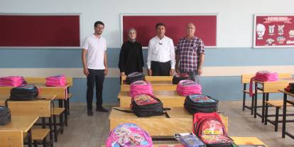 Sivas'ta birinci sınıf öğrencilerine kırtasiye desteği!