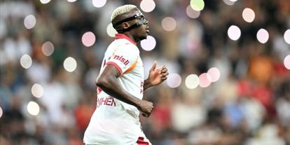 Galatasaray, Osimhen'in ne kadar sahadan uzak kalacağını açıkladı!