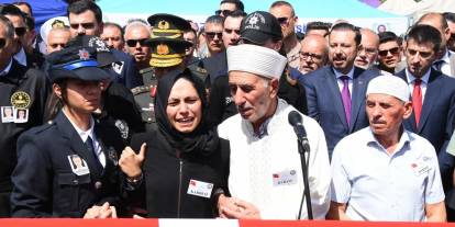 İzmir'de şehit 2 polis için tören