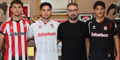 Sivasspor, 3 genç oyuncuyu profesyonel yaptı